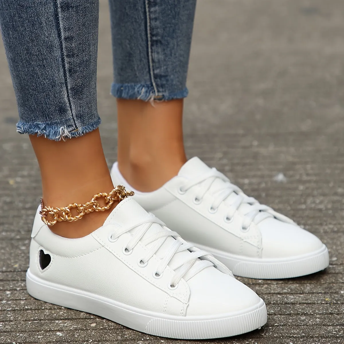 Chic Heart Pattern Sneakers Stylish Lightweight Laceup Shoes for Women