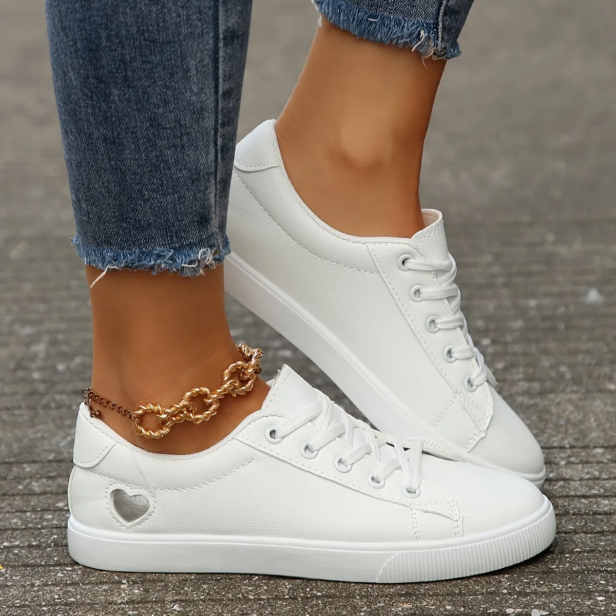 Chic Heart Pattern Sneakers Stylish Lightweight Laceup Shoes for Women