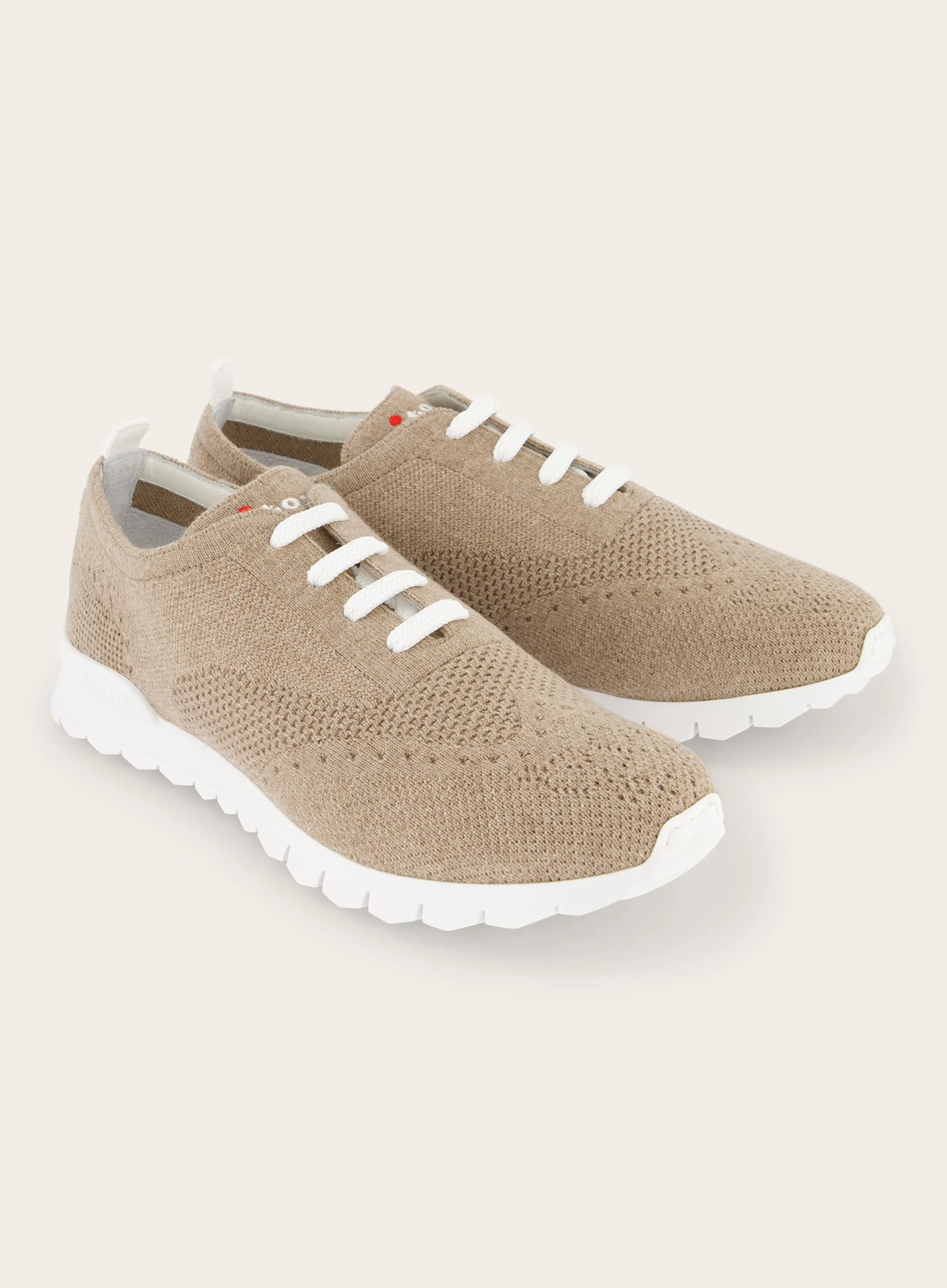 Knitted sneakers van cashmere