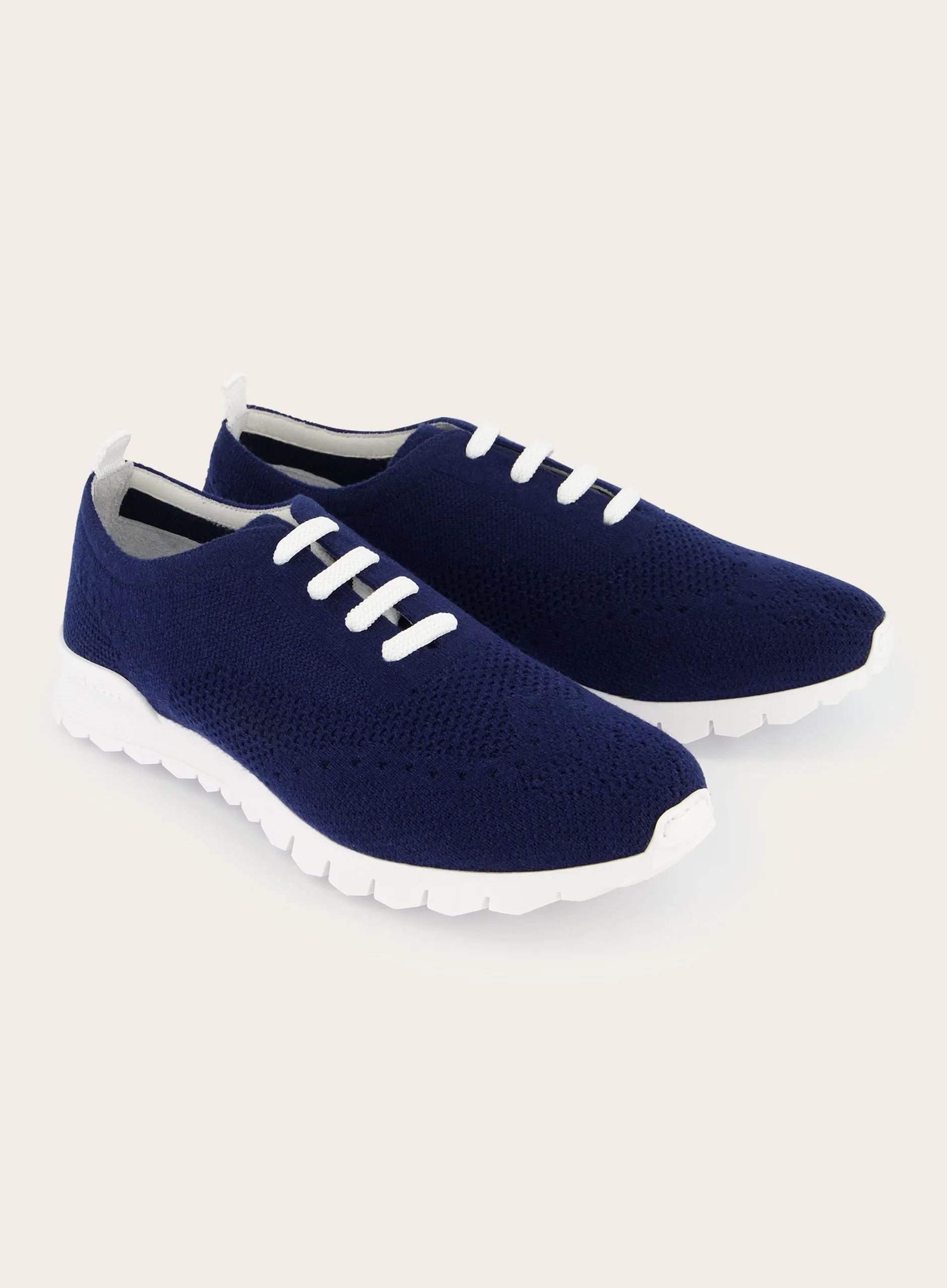 Knitted sneakers van cashmere