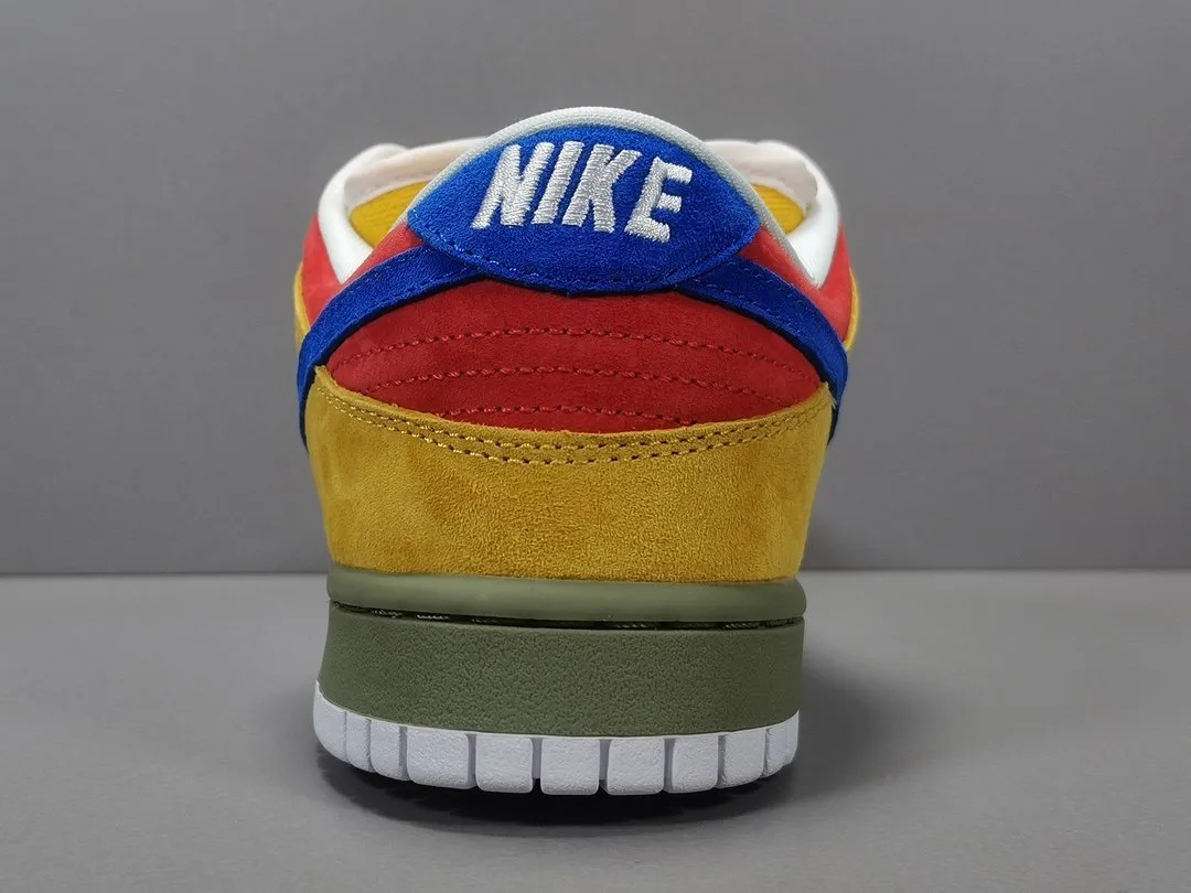 NIKE SB DUNK x PUFF N STUFF