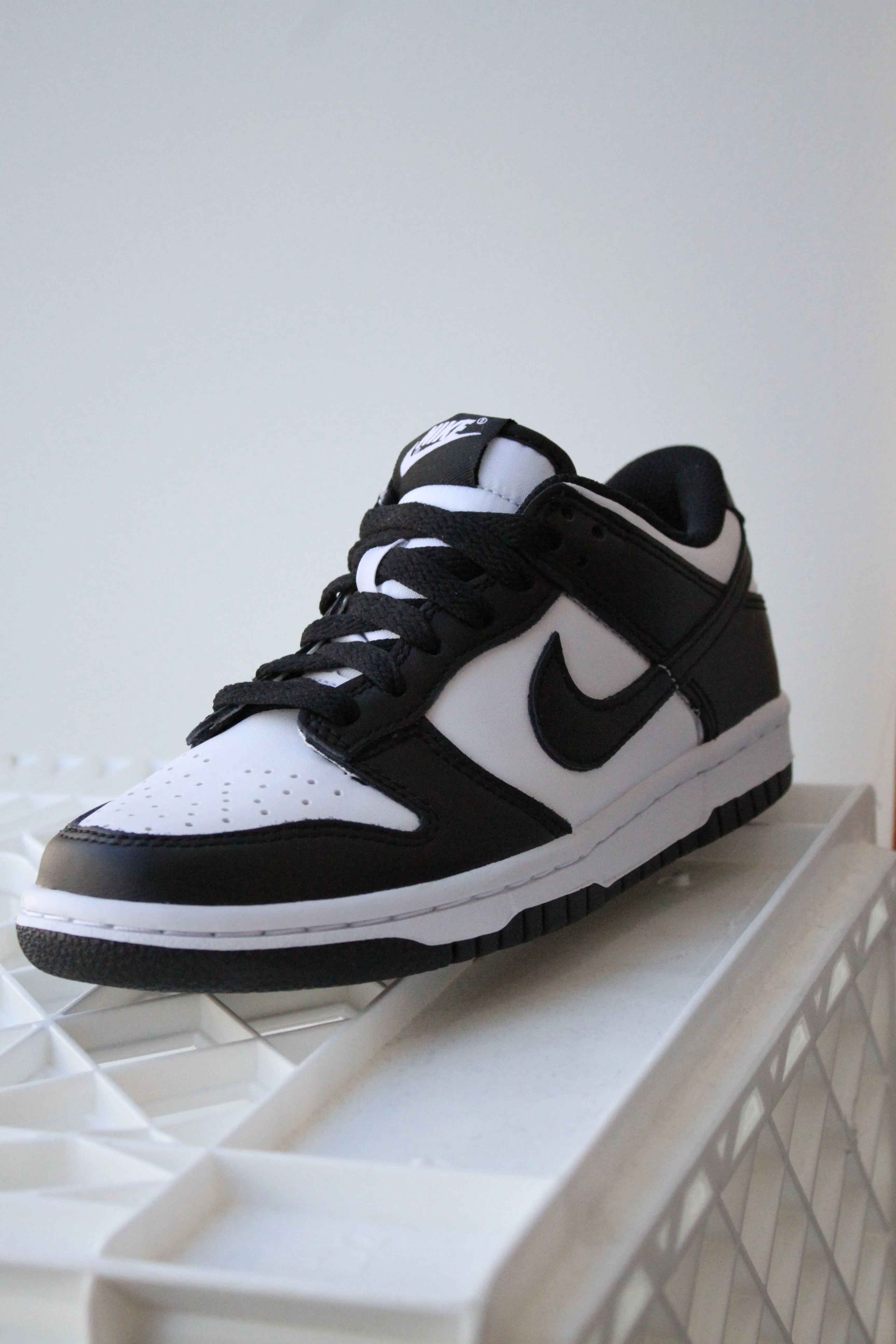 W NIKE DUNK LOW "PANDA"